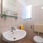 Cecilija - Seafront With Sunbeds! Unique Apartament Zaton (Dubrovnik-Neretva)