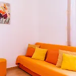 Cecilija - Seafront With Sunbeds! Unique Apartament *