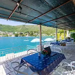 Apartament Cecilija - Seafront With Sunbeds! Unique Zaton (Dubrovnik-Neretva)