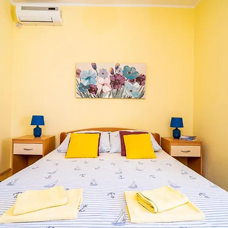 Апартаменты Cecilija - Seafront With Sunbeds! Unique *