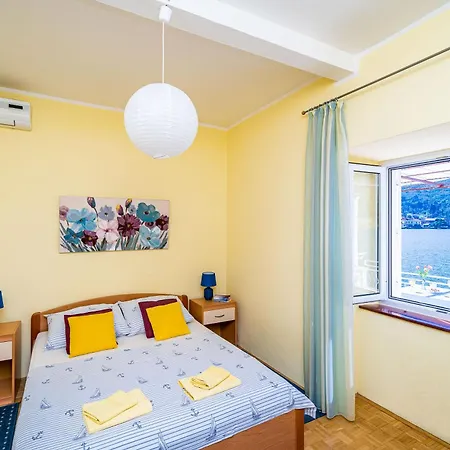 Cecilija - Seafront With Sunbeds! Unique * Zaton (Dubrovnik-Neretva)