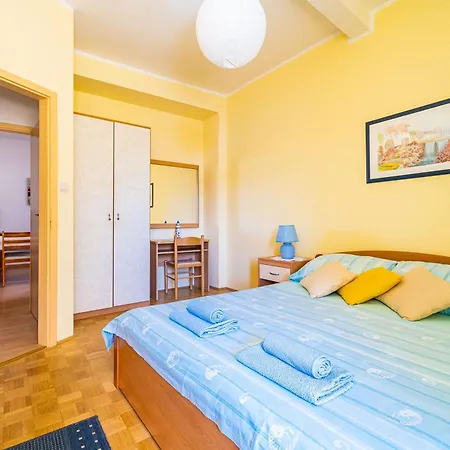 Apartmán Cecilija - Seafront With Sunbeds! Unique *