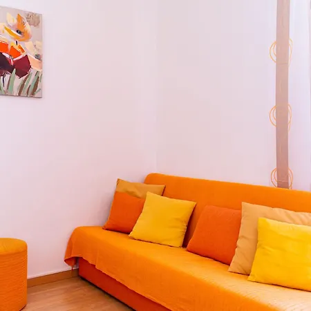 Cecilija - Seafront With Sunbeds! Unique Appartement *