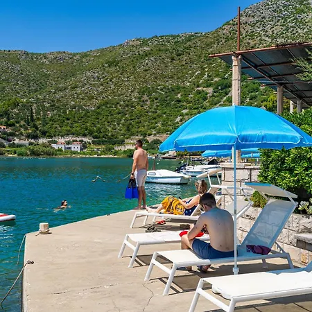 Appartement Cecilija - Seafront With Sunbeds! Unique *