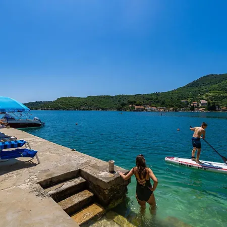 Lejlighed Cecilija - Seafront With Sunbeds! Unique *