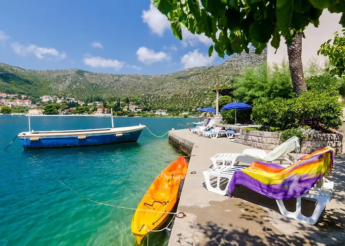 Appartamento Cecilija - Seafront With Sunbeds! Unique *