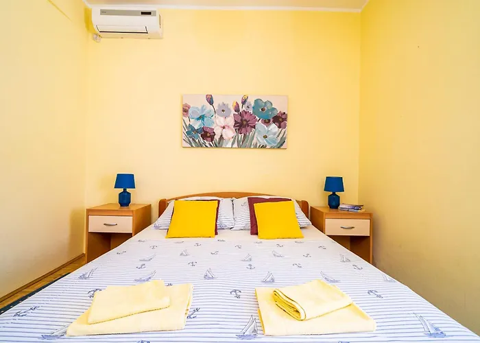 Appartement Cecilija - Seafront With Sunbeds! Unique *