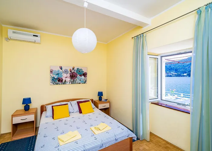 Cecilija - Seafront With Sunbeds! Unique * Zaton (Dubrovnik-Neretva)