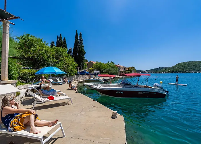 Cecilija - Seafront With Sunbeds! Unique Zaton (Dubrovnik-Neretva)